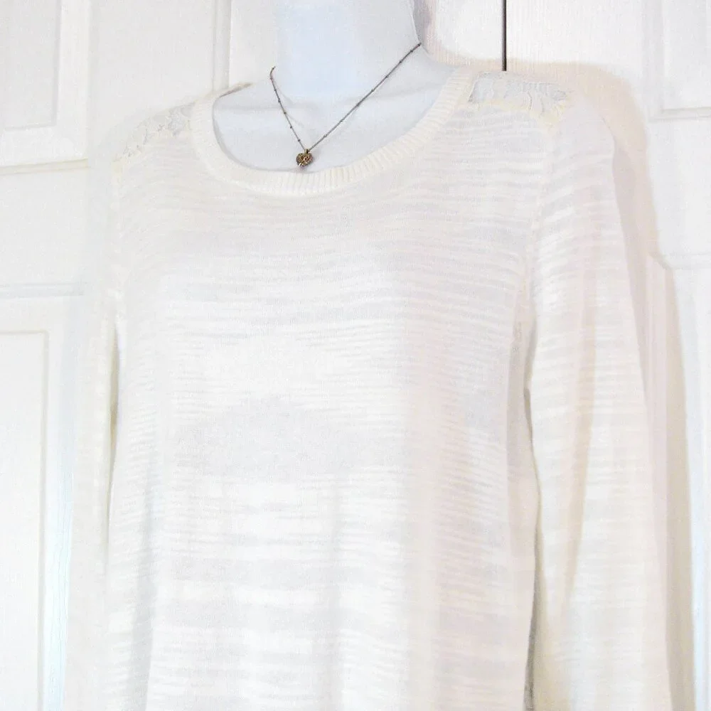 CAbi | 'Sophia' Lace Back Knit Top - Picture 4 of 10
